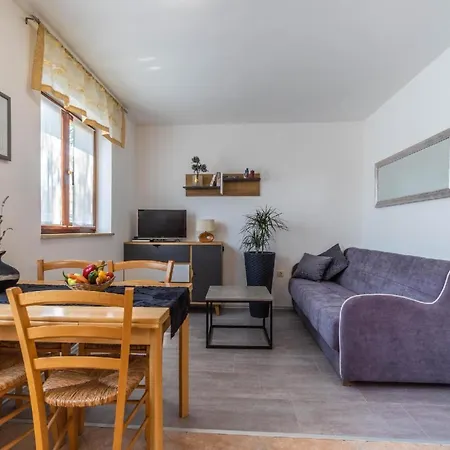 Fuer 4 Personen Ca 42 Qm In Krnica, Istrien Bucht Von Rasa 卡尼卡