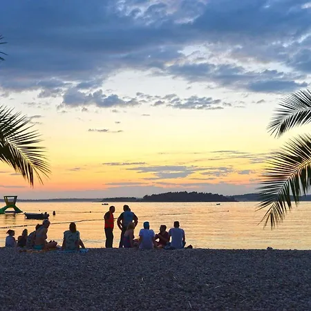 Fuer 4 Personen Ca 42 Qm In Krnica, Istrien Bucht Von Rasa 公寓